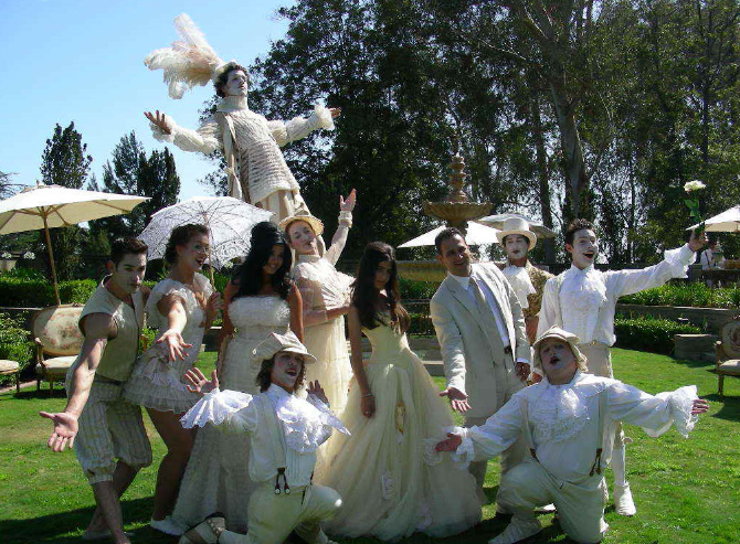 Dream Circus performers